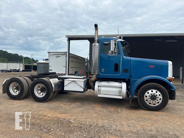2001-peterbilt-378-image-3