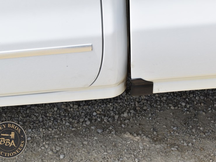 2017-chevrolet-silverado-1500-image-22