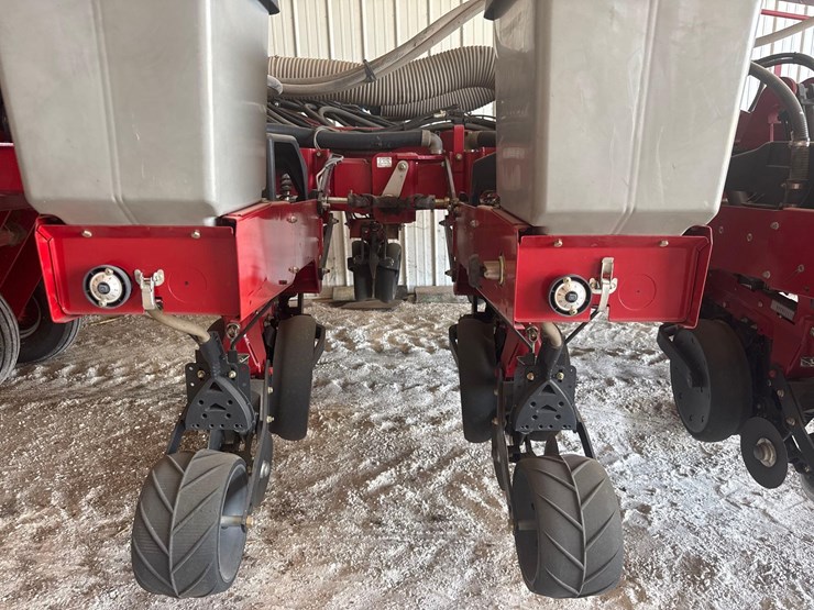 2010-case-ih-1250-image-29