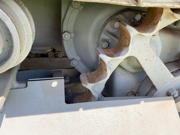 caterpillar-30-ag-crawler-image-6