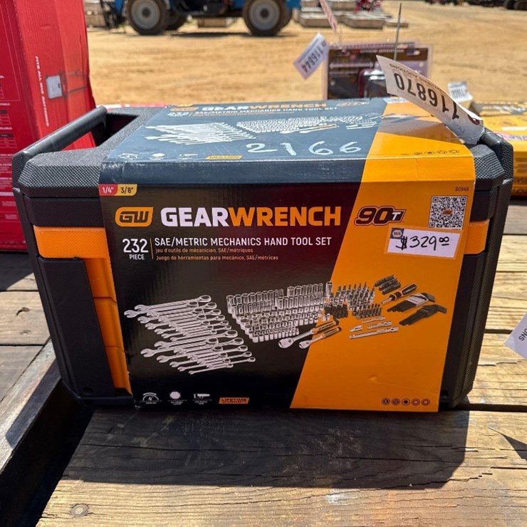 2166 - GEAR WRENCH 232 PC. TOOL SET