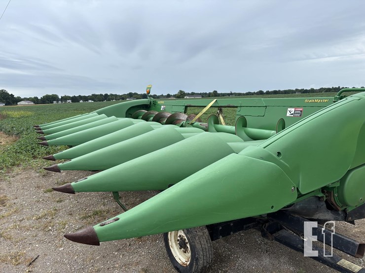 2012-john-deere-608c-image-7