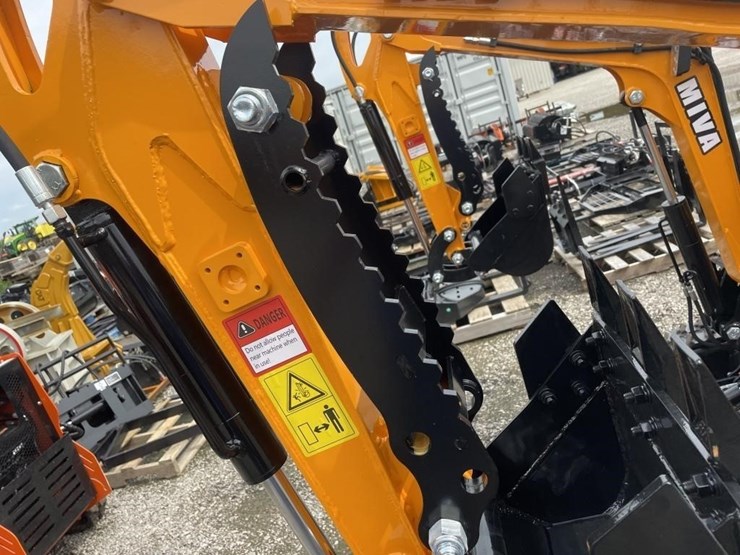 new-miva-mini-excavator:-6.6t-image-7