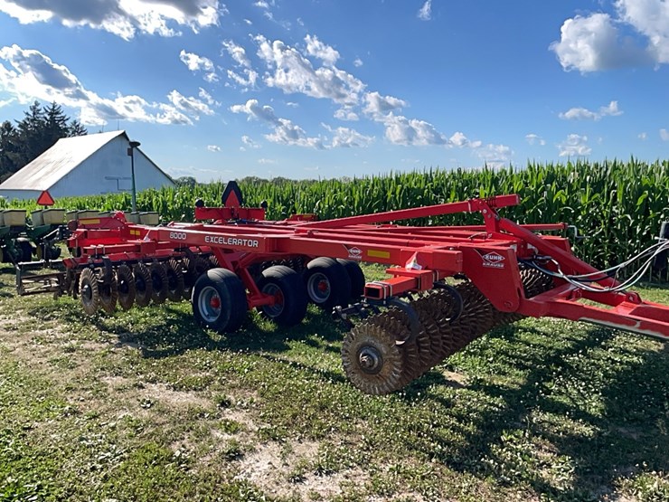 2014-kuhn-krause-excelerator-8000-image-2