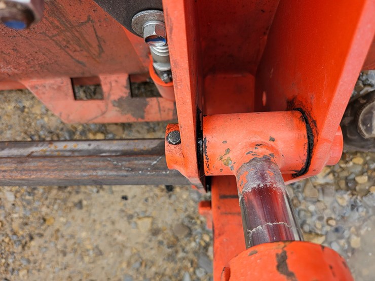 #20866-•-2008-kubota-l3240-tractor-image-48