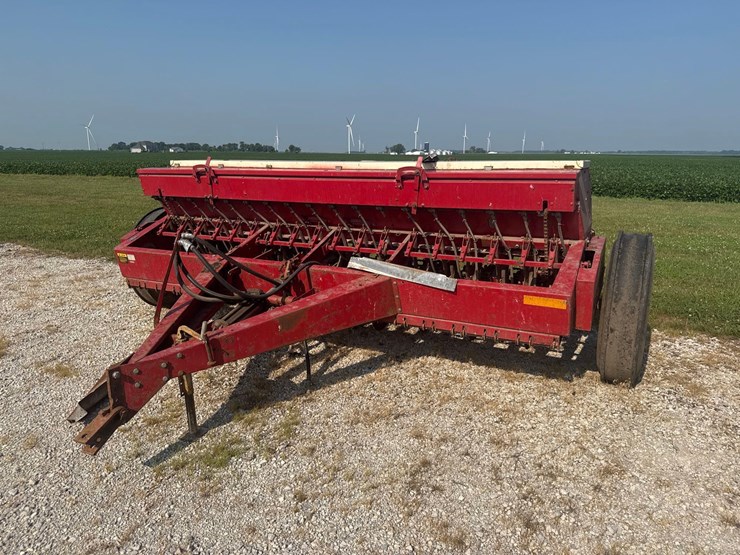 18x7-ih-510-grain-drill-image-3