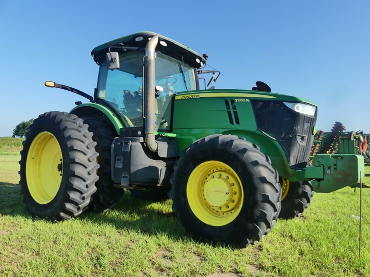 2013-john-deere-7200r-image-1