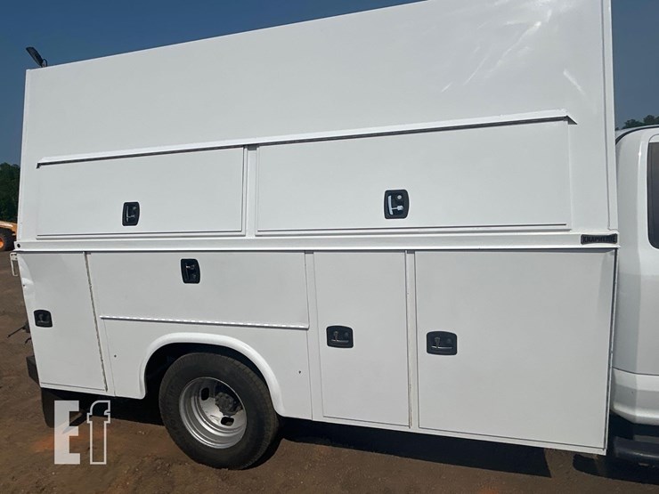 2020-ford-f350-xl-image-12