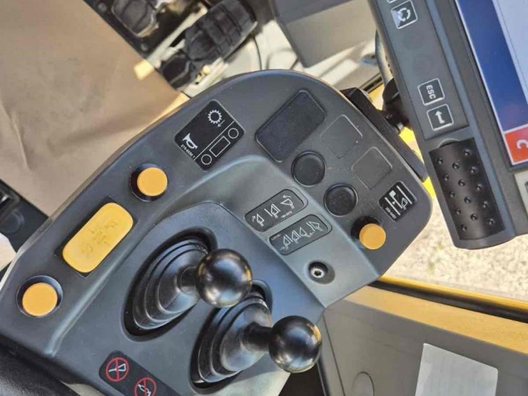2020-caterpillar-962m-image-6