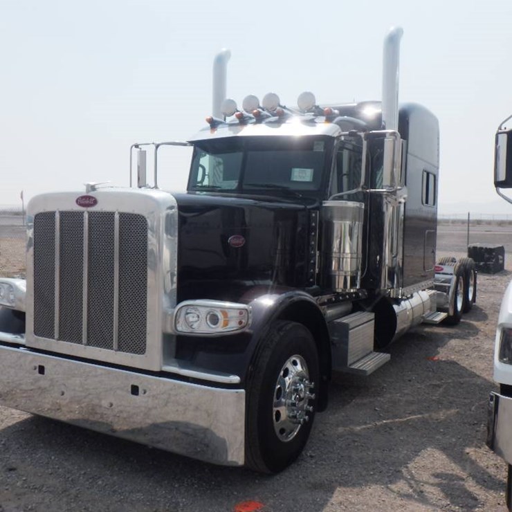 2023 PETERBILT 389