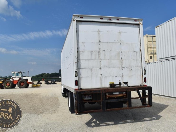 2006-international-durastar-4300-image-11