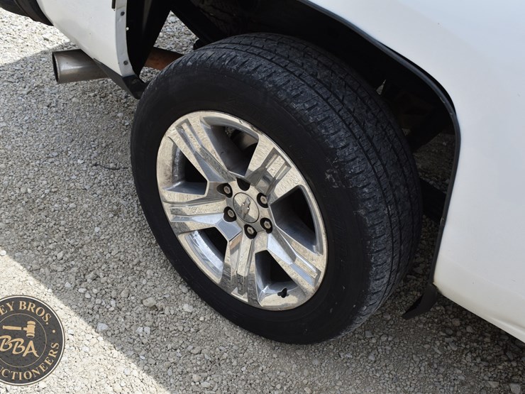 2017-chevrolet-silverado-1500-image-11