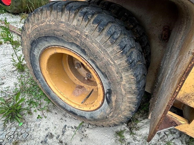 caterpillar-v80d-image-10
