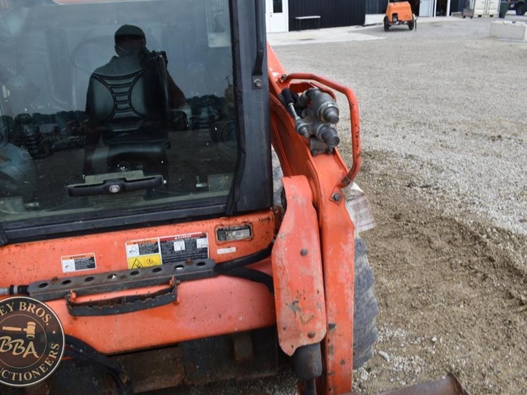 2017-kubota-ssv65-image-45