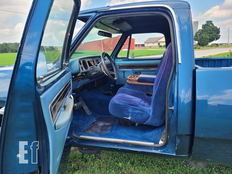 1977-dodge-power-wagon-image-21