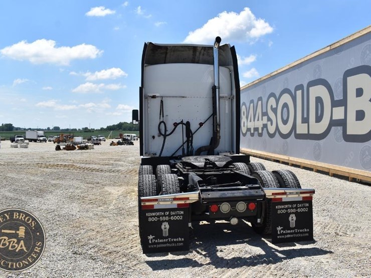 2011-kenworth-t660-image-11