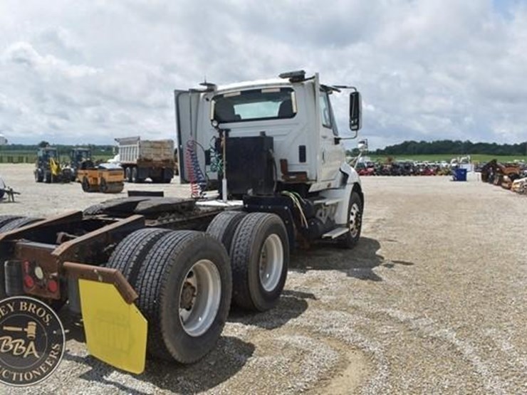 2014-international-prostar-image-8