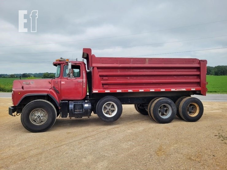 1990-mack-rb690s-image-10