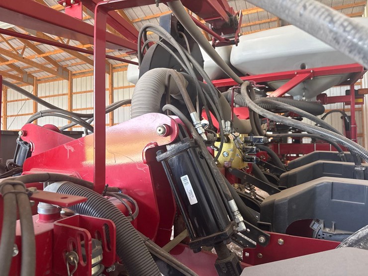2010-case-ih-1250-image-40