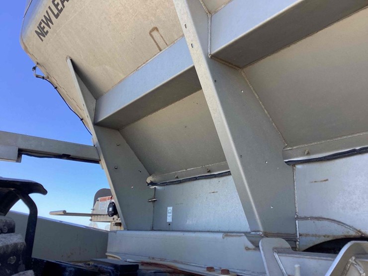 2021-case-trident-5550-spreader-image-37