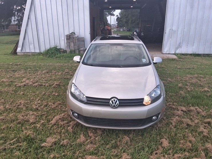 #99999-•-2013-volkswagen-jetta-passenger-car-image-1