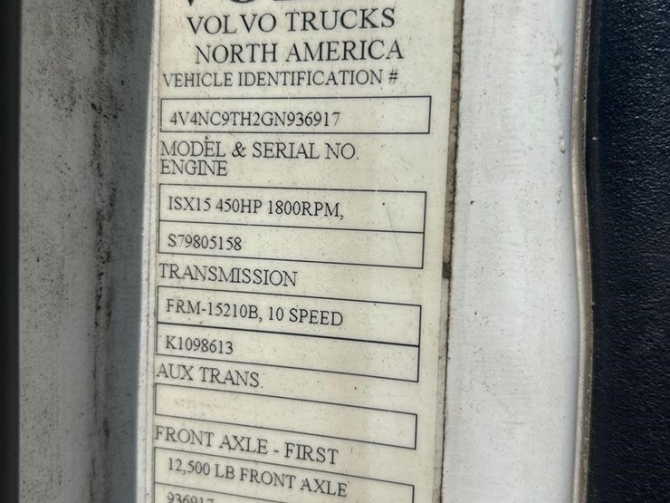 2016-volvo-vnl64t630-image-53