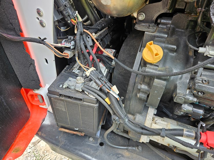 2021-bobcat-t770-image-28