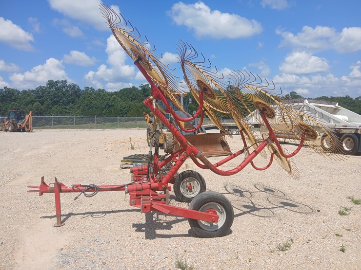#20871-•-8-wheel-hay-rake-image-2