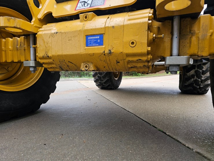 #17574-•-2024-deere-324-wheel-loader-image-29