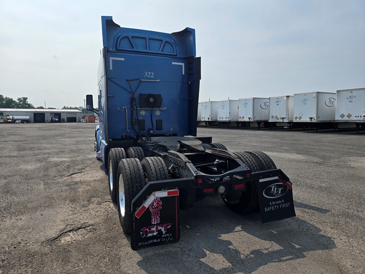 2019-peterbilt-579-image-18