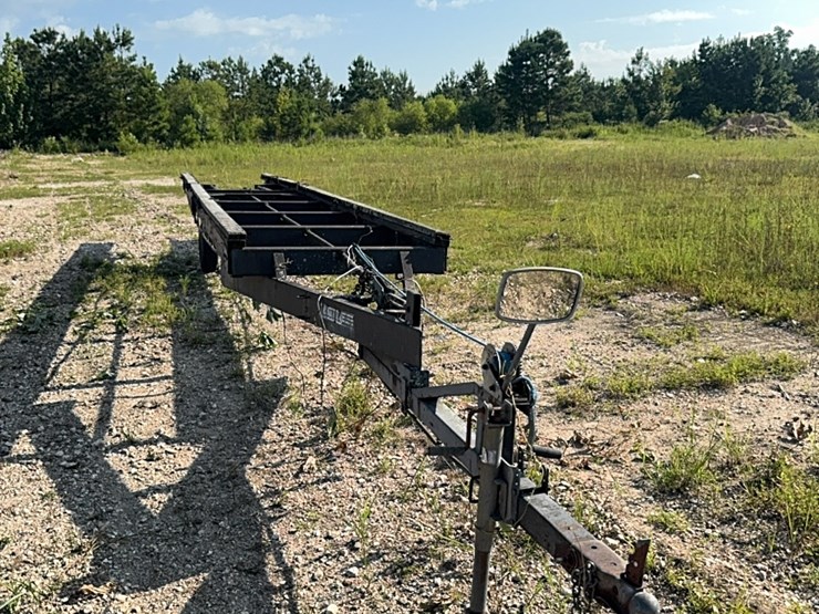 pontoon-boat-trailer-image-1