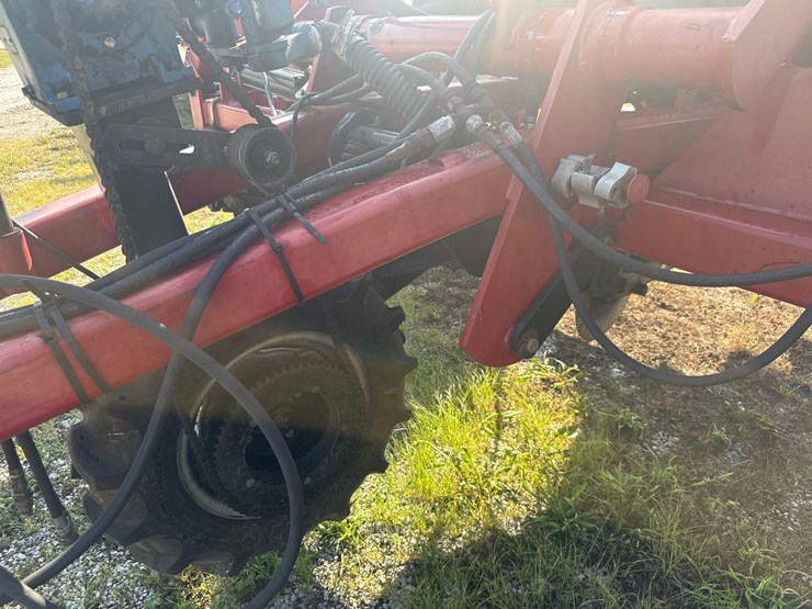 case-ih-2800-image-11