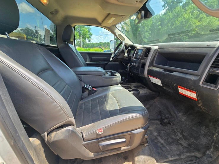 2018-dodge-ram-5500-image-28
