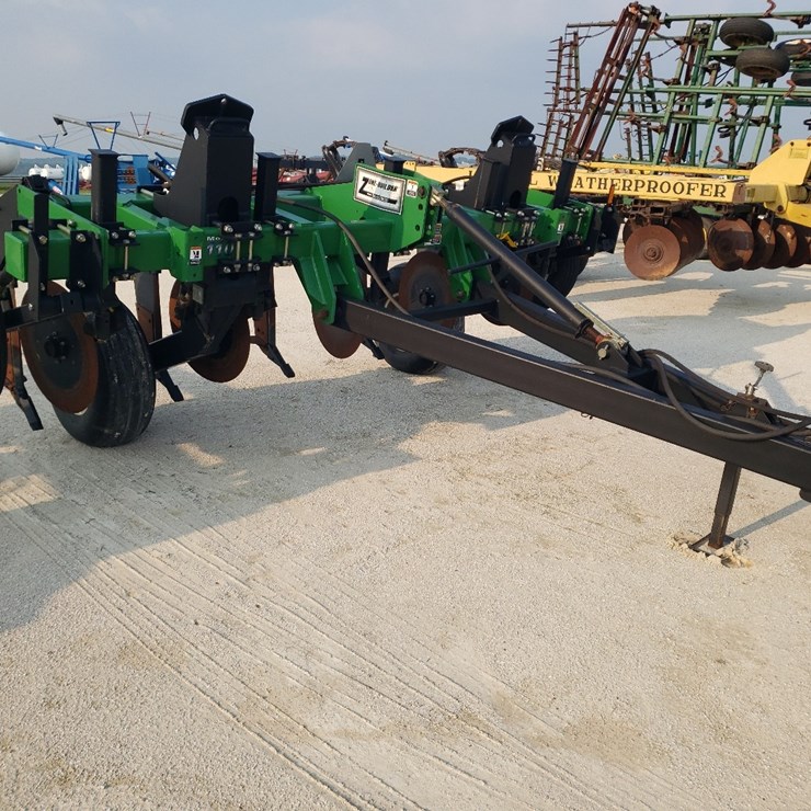 2008 Unverferth Model 110 Zone Builder