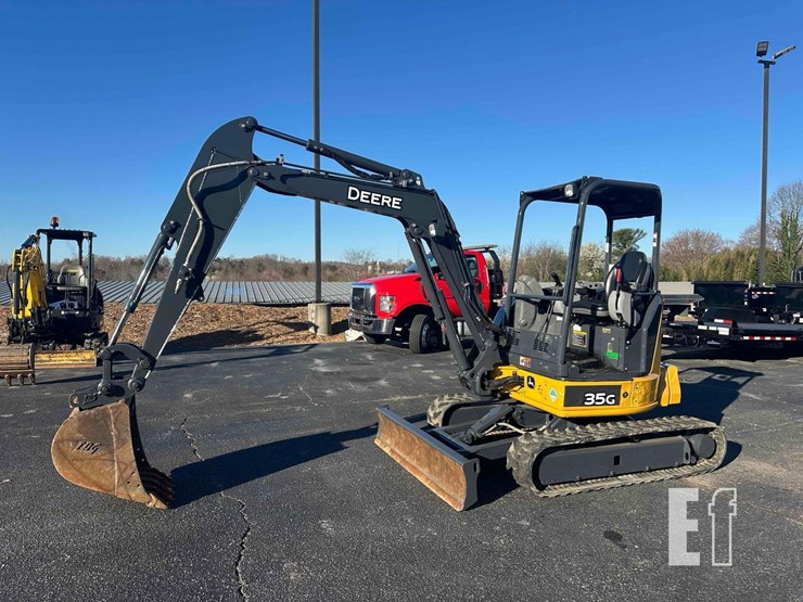 2021-deere-35g-image-1