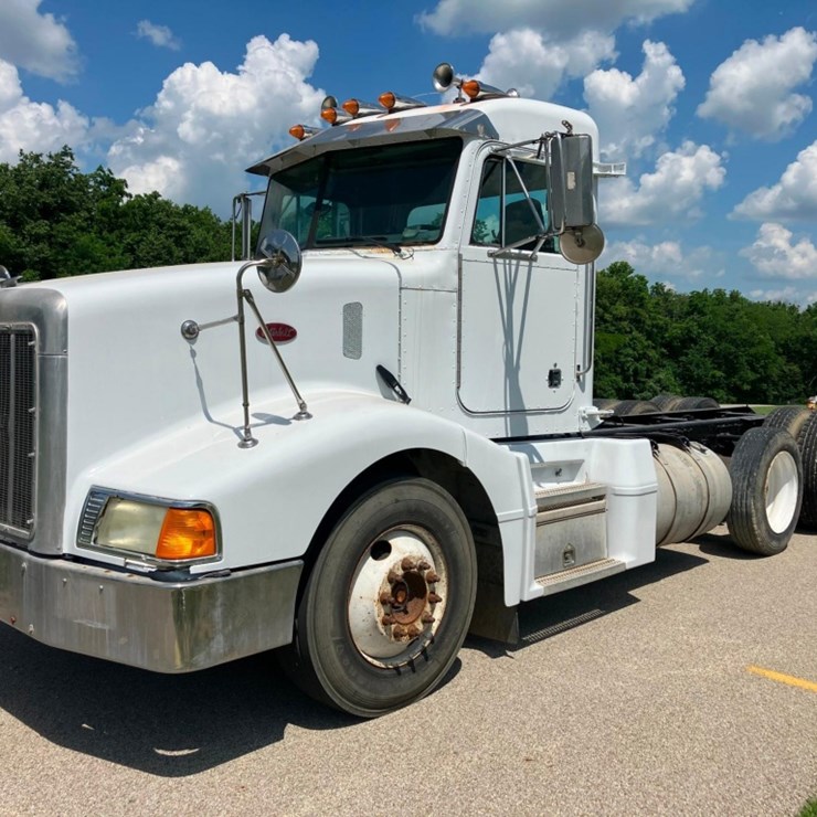 1999 PETERBILT 377