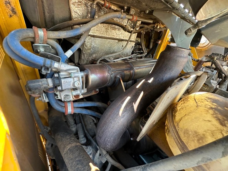 2021-deere-333g-image-24