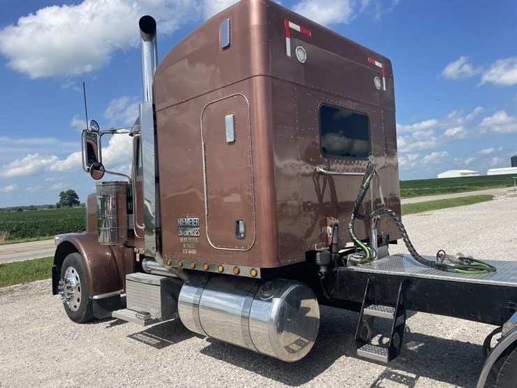 2007-peterbilt-388-image-29