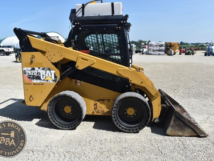 2018-caterpillar-262d-image-22