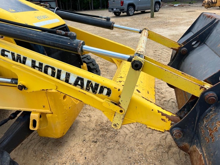 2011-new-holland-b95b-image-56