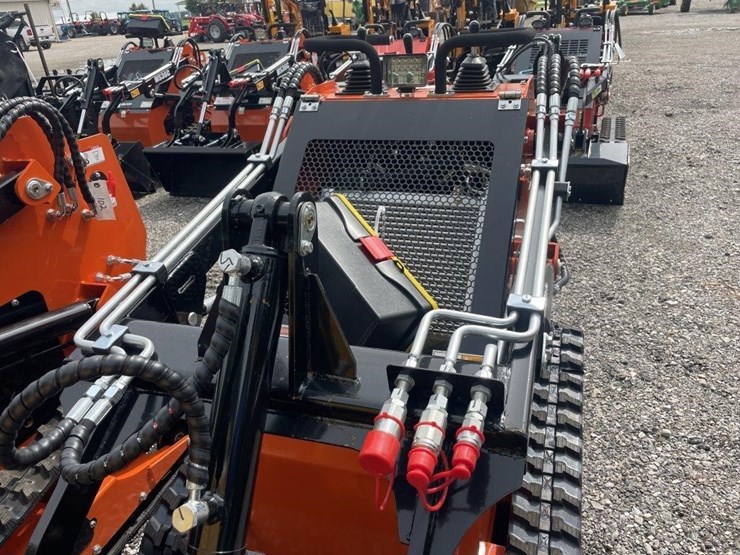 new-mms-skid-steer-loader-image-9