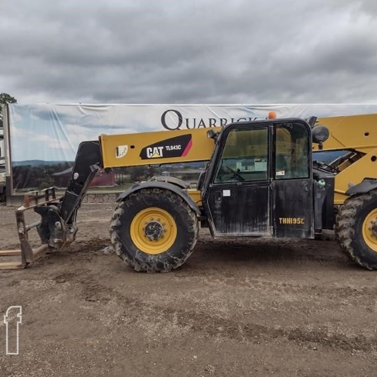 2015 CATERPILLAR TL943C