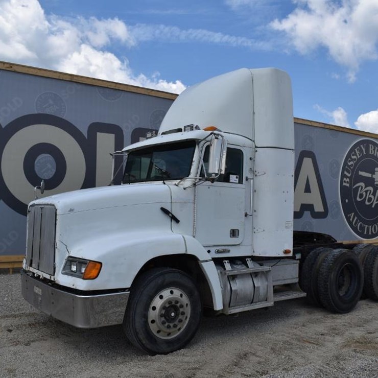 1999 FREIGHTLINER FLD112