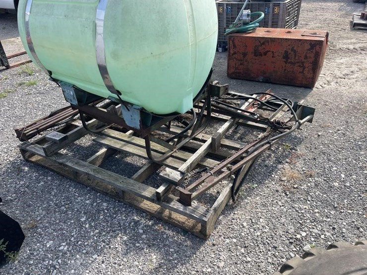 synder-200-gallon-sprayer-image-6
