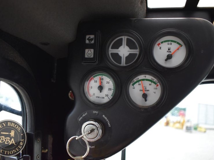 2016-takeuchi-ts50v-image-18