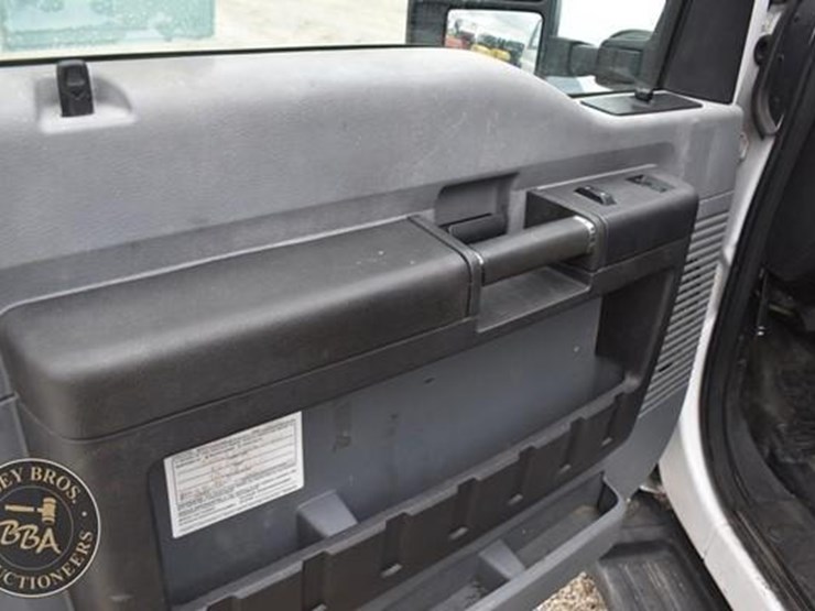 2013-ford-f550-image-29