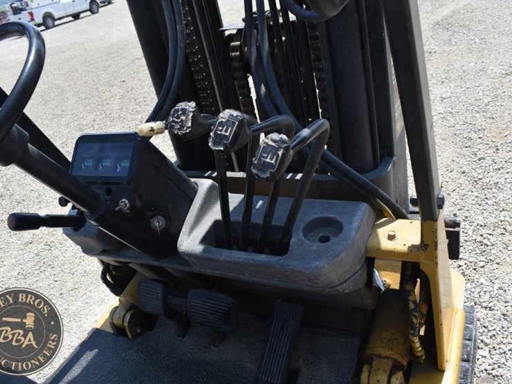 1996-caterpillar-gc30-image-23
