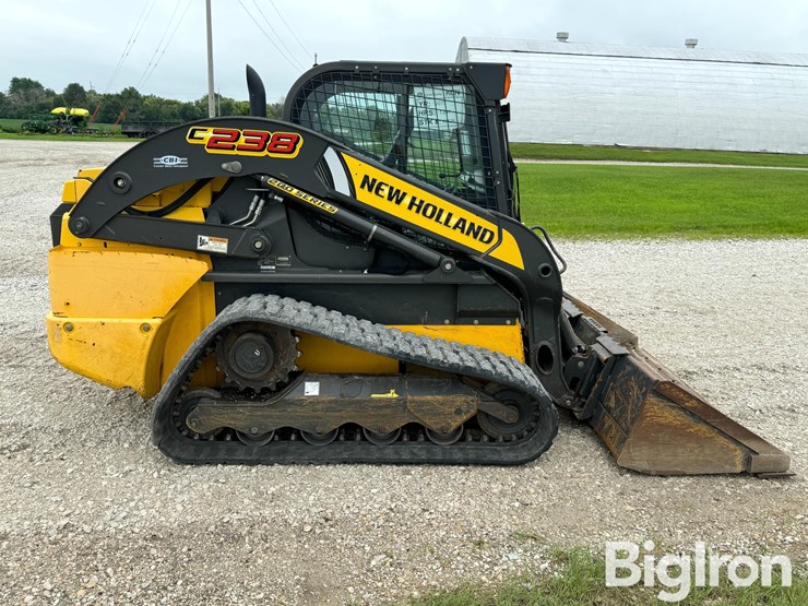 2017-new-holland-c238-image-4