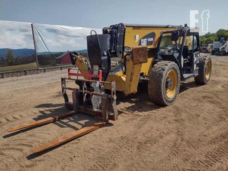 2019-caterpillar-tl1055d-image-29