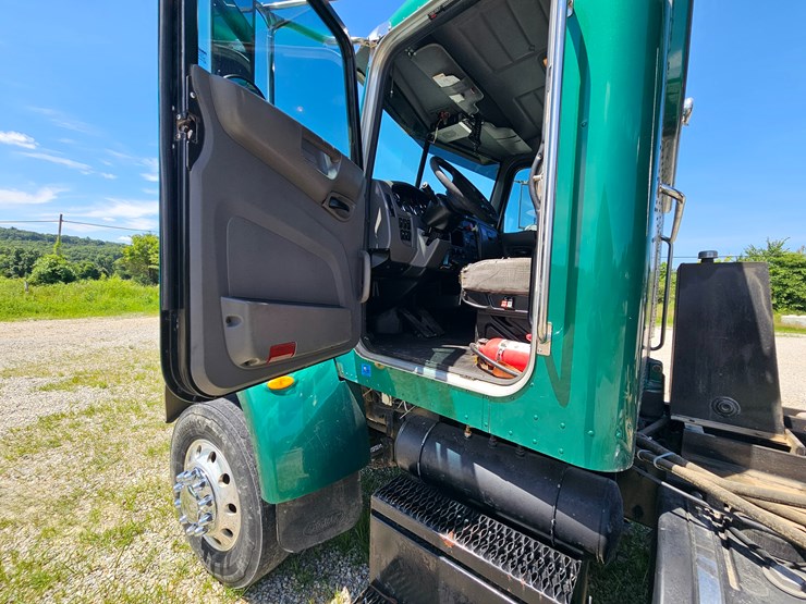 2012-peterbilt-382-image-82